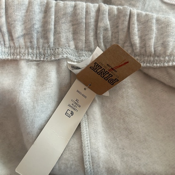 VICTORIA SECRET PINK Curved Hem Varsity SWEAT SHORTS -Size XL - Picture 9 of 11